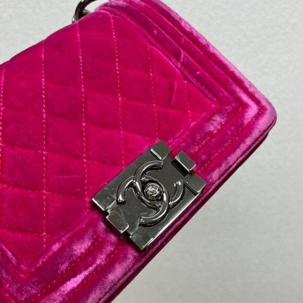 Authentic CHANEL Boy Flap Bag Quilted Chain Shoulder Bag Velvet Pink Fuchsia - Picture 4 of 14